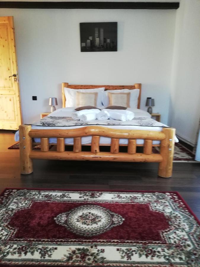 Elder Villa Bran  Exteriör bild
